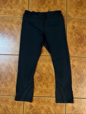 lululemon athletica Black Capri Leggings